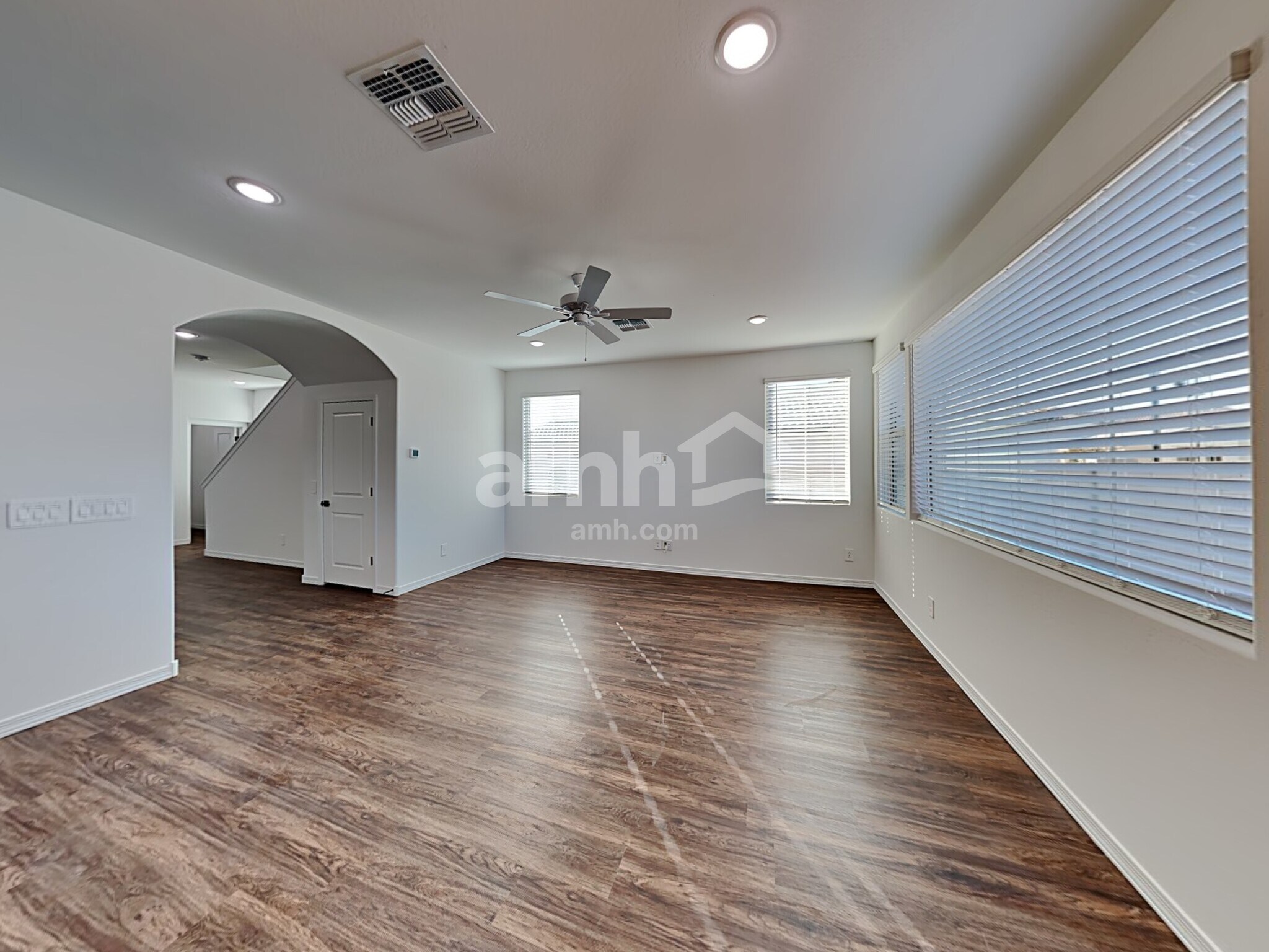 Building Photo - 795 S 150th Dr