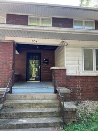 Building Photo - 904 E University St