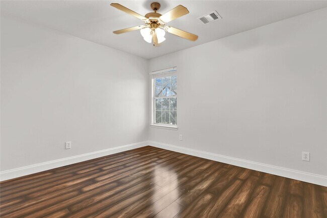 Building Photo - 1906 Rock Ridge Dr