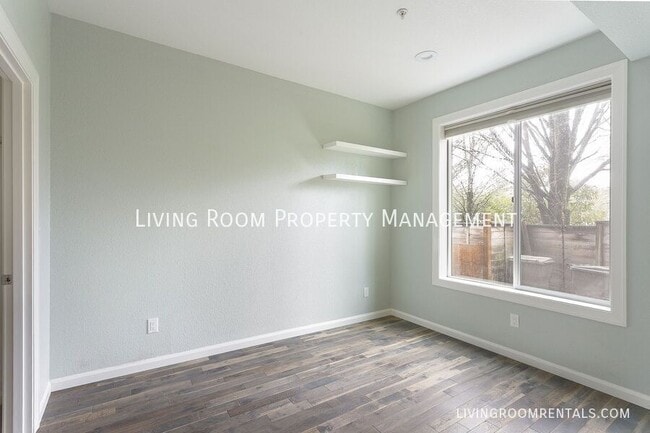 Building Photo - 314 N Ivy St