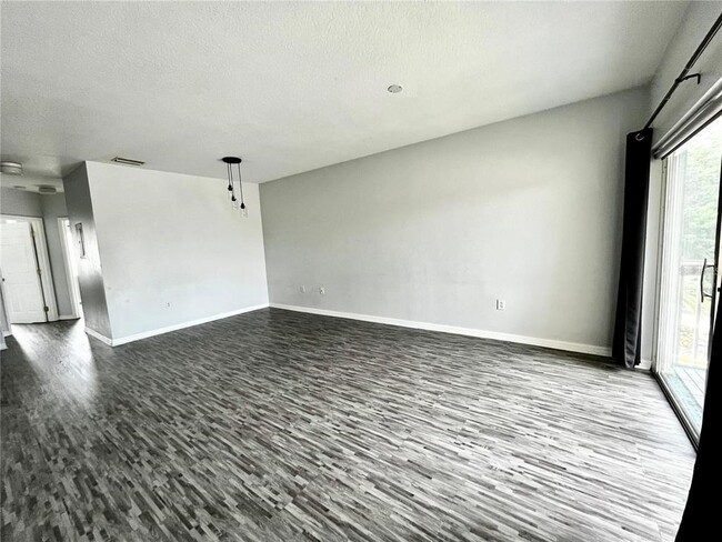 Building Photo - 6011 Skydale Way