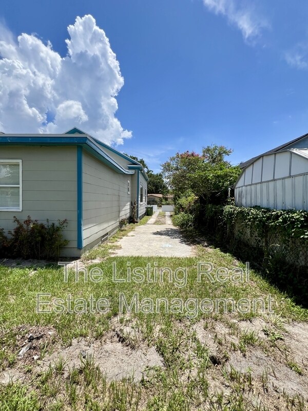 Building Photo - 2824 N 19th St