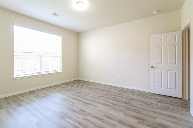 Building Photo - 12206 Maura Lane