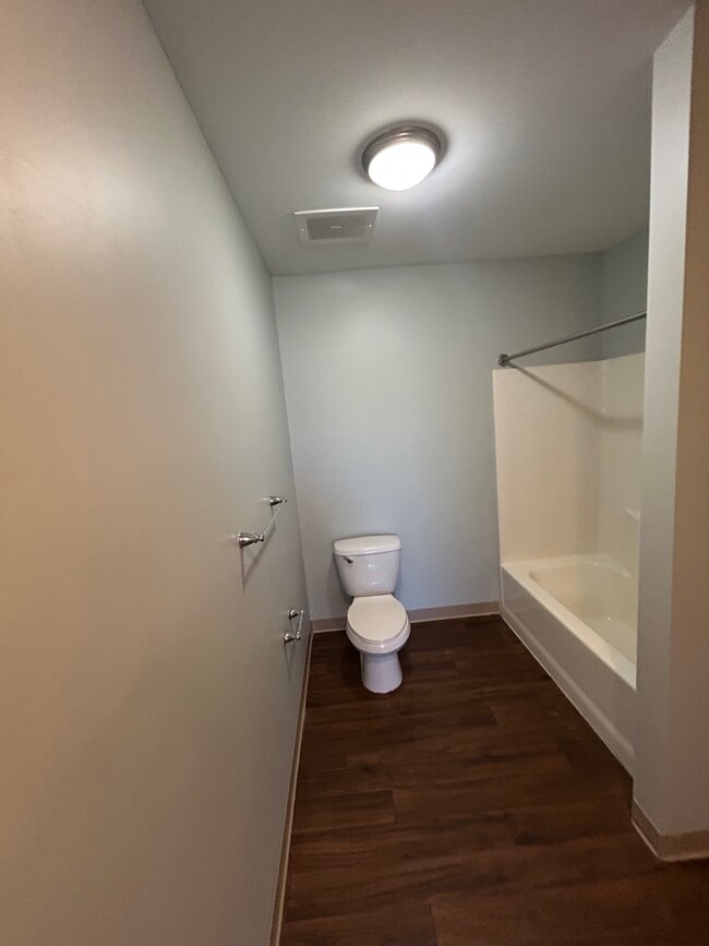 Building Photo - 2bed 2 bath