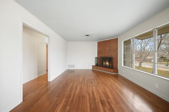 Building Photo - 904 Neans Dr