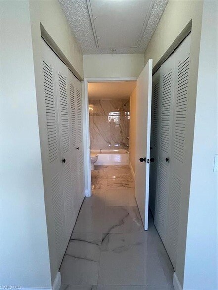 Building Photo - 1205 Wildwood Lakes Blvd