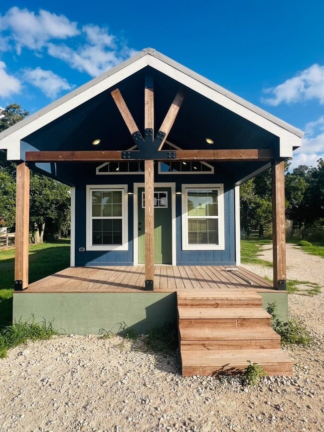 Primary Photo - 2019 Frazer Dr
