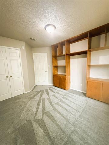 Building Photo - 812 Twin Creek Dr