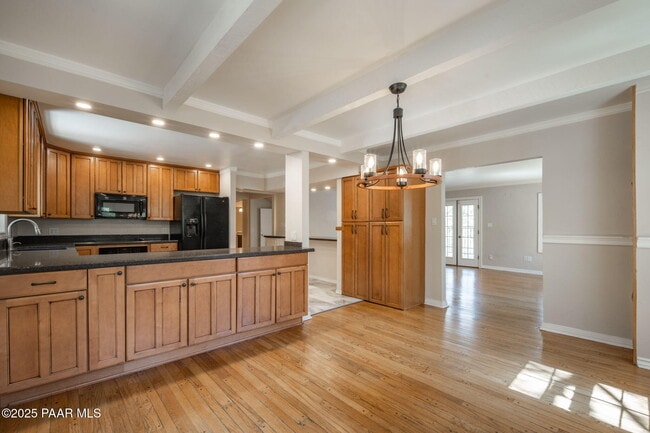 Building Photo - 847 Clubhouse Dr