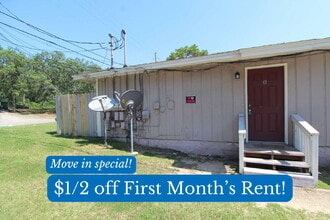 Building Photo - 2-Bedroom Apartment with Walk-In Closet & ...