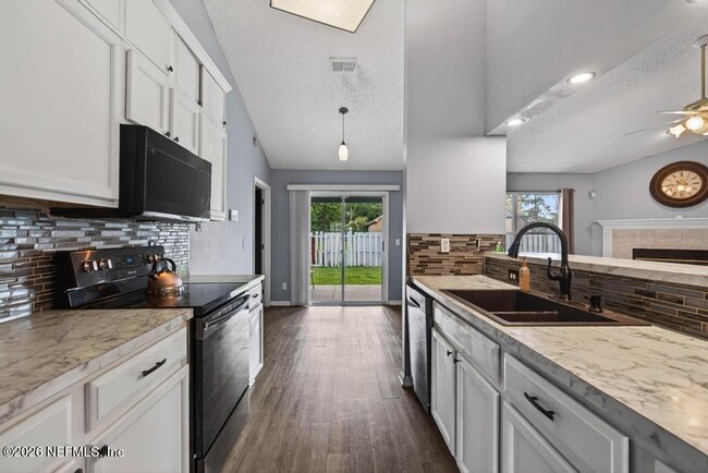 Building Photo - 10842 Lydia Estates Dr