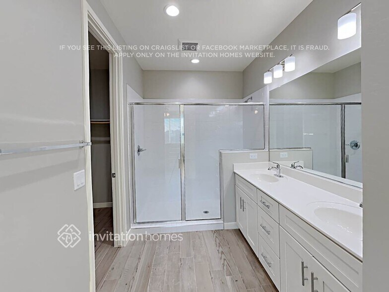 Building Photo - 7319 S 23rd Dr