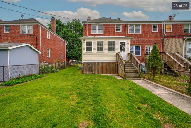 Building Photo - 3 Bedroom Rehabbed Home