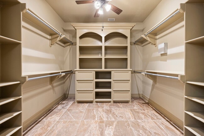 Building Photo - 3805 Kangaroo Ct