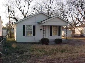 Building Photo - 502 Rosewood St