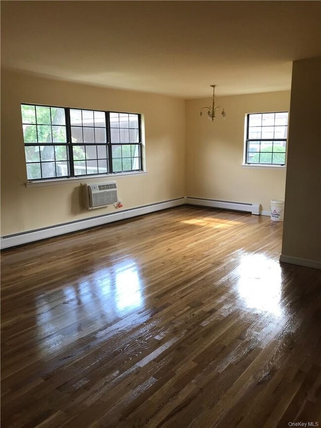 Building Photo - 433 Park Ln