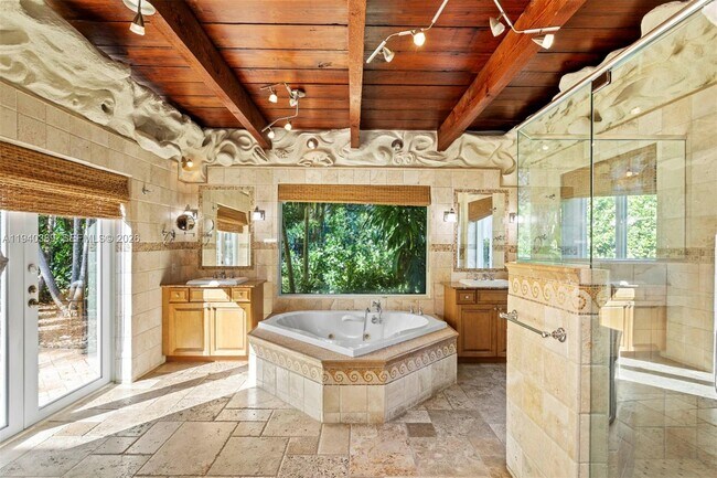 Building Photo - 7975 Sunset Dr