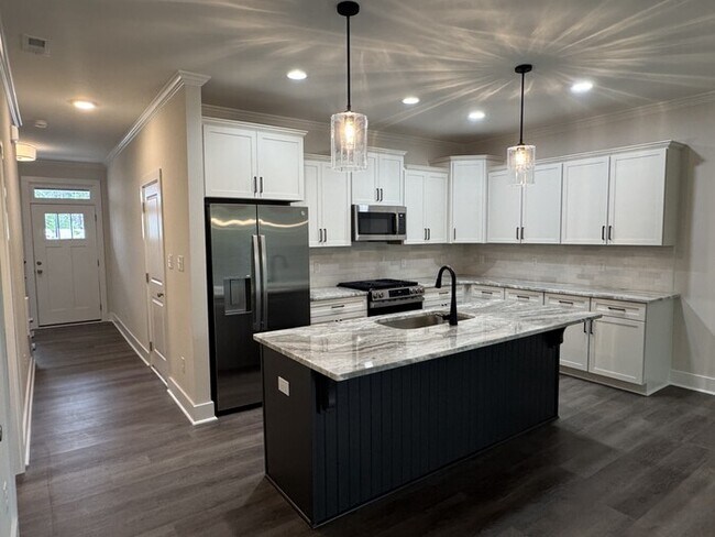 Building Photo - 3 Bed 2.5 Bath Brand New Townhome