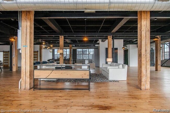 Building Photo - 1535 Sixth St