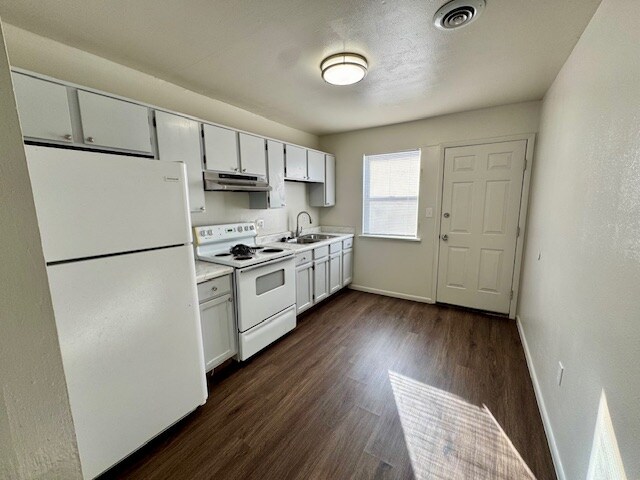 Building Photo - 920 N Leverett Ave