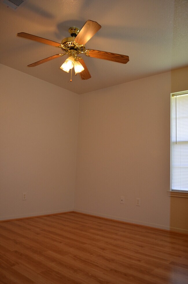 Building Photo - Adorable cottage home in Killeen !