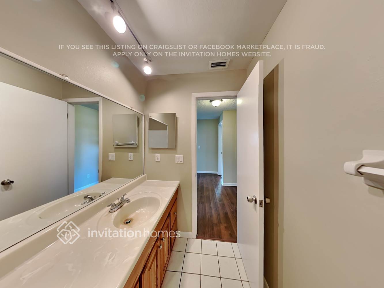 Building Photo - 1881 N Lake Eloise Dr