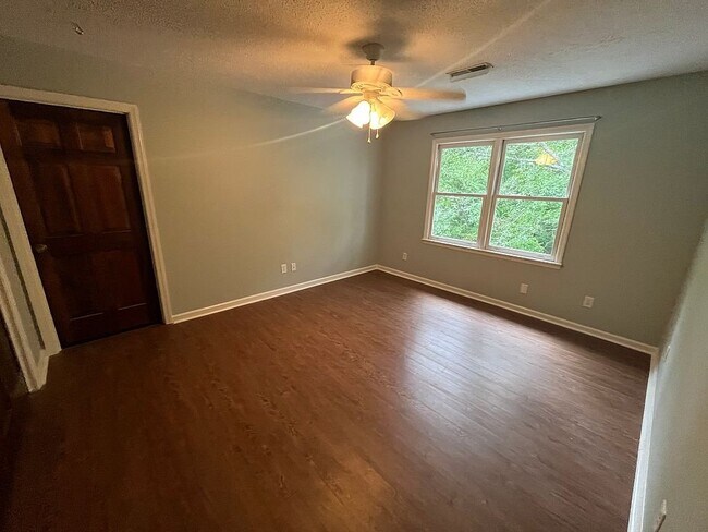 Building Photo - 509 Castlewood Trail