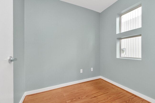 Building Photo - 2605 Calumet St