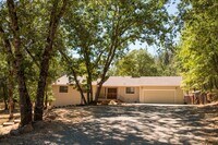 Building Photo - 16320 Loretta Ln