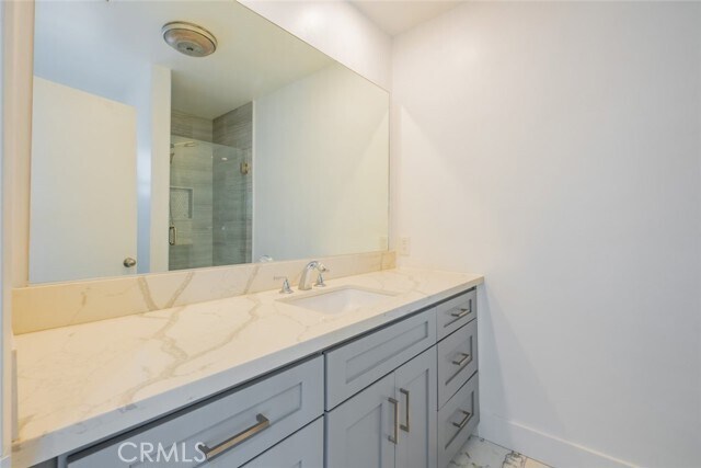 Building Photo - 4321 Clear Valley Dr