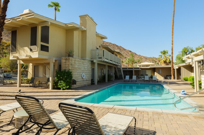 Building Photo - 290 San Jacinto Dr
