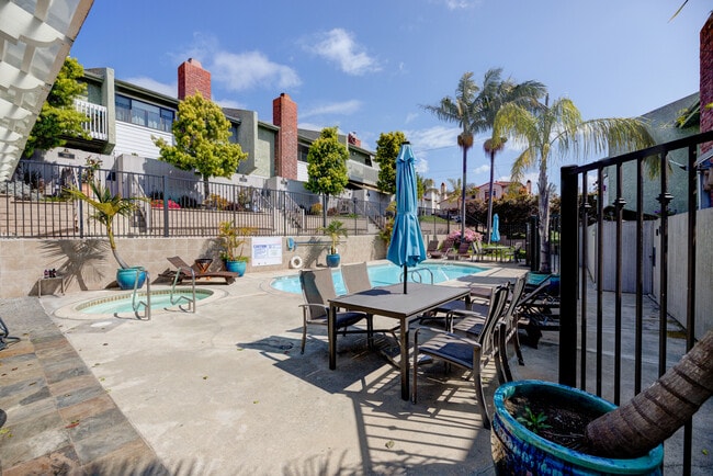 Building Photo - 1405 Goodman Ave