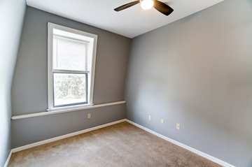 Building Photo - 852 Lincoln Ave