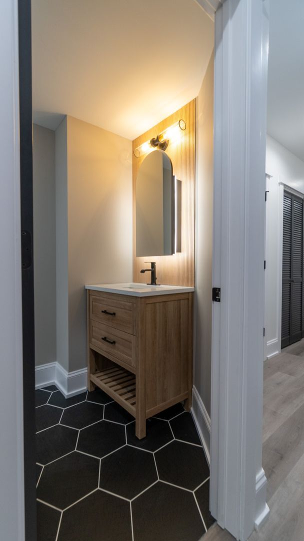 Building Photo - Contemporary 2-Bed, 2-Bath Garden Apartmen...