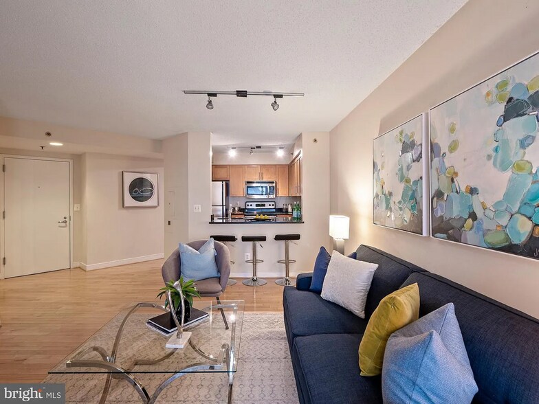 Building Photo - 7500 Woodmont Ave