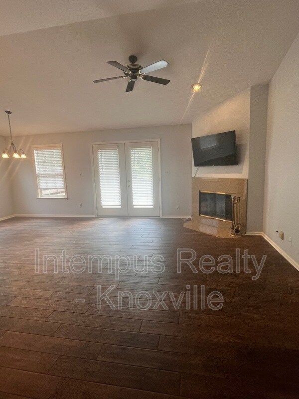 Building Photo - 1333 Willmann Ln
