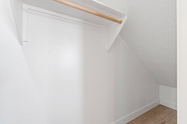 Building Photo - "Discover Comfort & Style: Spacious 3-Bed,...