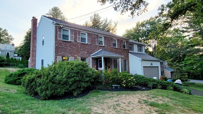 Primary Photo - 1536 Noble Rd