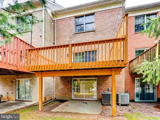 Building Photo - 29 Tenby Ct