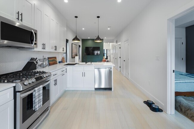 Primary Photo - 143 Trenton St