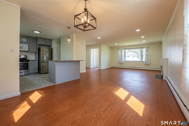 Building Photo - 115 Hilldale Rd