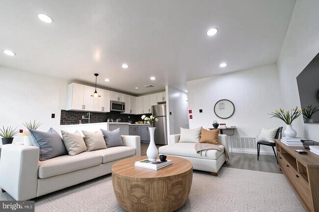 Building Photo - 511 Corinthian Ave