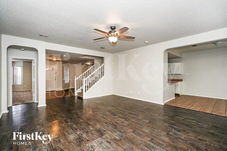 Building Photo - 5293 Chessie Cir