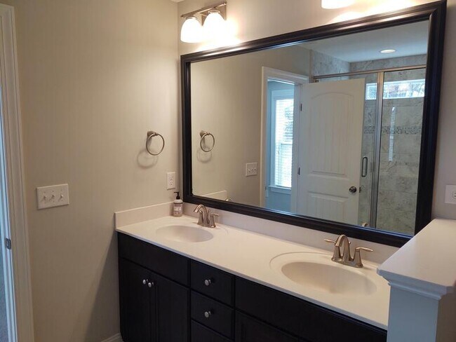 Building Photo - 2719 Masonboro Ferry Dr