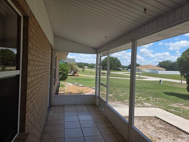 Building Photo - 208 Mirador Dr