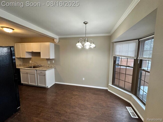 Building Photo - 39975 Crosswinds Rd