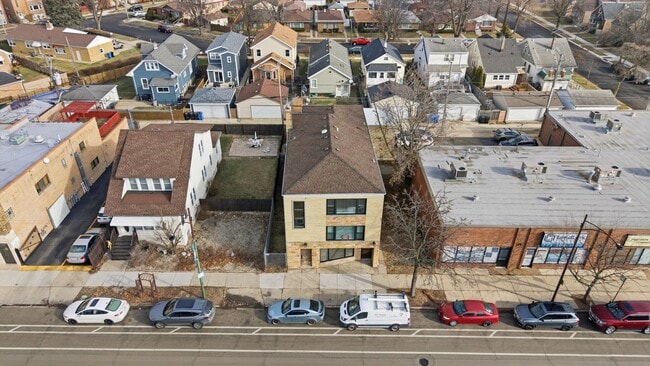 Building Photo - 5915 N Milwaukee Ave