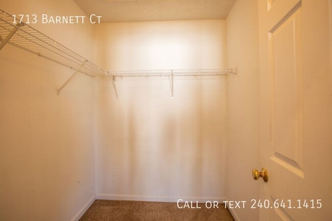 Building Photo - 1713 Barnett Ct