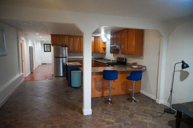 Building Photo - 3216 Adeline St