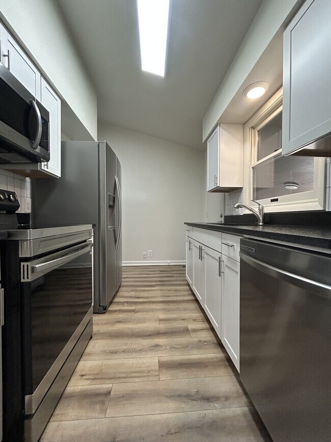 Building Photo - 25 Carballo Ln